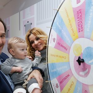 Leur fils prénommé Tom est aujourd'hui âgé de 9 ans

Exclusif - Ingrid Chauvin avec son ex-mari Thierry Peythieu et leur fils Tom - Election du Bébé Cadum 2017 lors de la "Rigoladerie Cadum, la family party engagée" en présence des marraines et de l'association "Coeur a Coeur" à Paris le 4 février 2017. © Philippe Doignon / Bestimage