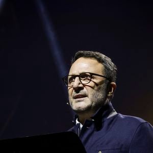 Arthur (Jacques Essebag), à la soirée hommage "7 octobre - 2 ans après" en mémoire des victimes du 7 octobre et en soutien aux otages du Hamas à la salle Pleyel à Paris le 5 octobre 2025.

© Jack Tribeca / Bestimage