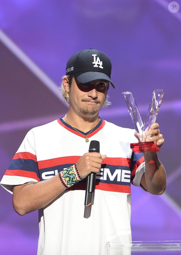 La procédure a été relancée après la découverte de nouveaux éléments.


Nekfeu - Victoire de l'album de Musiques Urbaines avec "Feu" - Cérémonie des 31 èmes Victoires de la Musique au Zénith de Paris le 12 février 2016
© Guirec Coadic / Bestimage