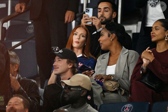 Maëva Coucke (Miss France 2018), Angélique Angarni-Filopon (Miss France 2025) - Célébrités dans les tribunes lors du match de qualification pour la Coupe du Monde 2026 entre la France et l'Islande (2-1) au Parc des Princes à Paris le 9 septembre 2025. © Lionel Urman/Bestimage