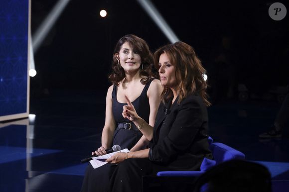 Exclusif - Caterina Murino, Faustine Bollaert, pour les surprises lors de l'enregistrement de l'émission "La Boîte à secrets", présentée par F.Bollaert et diffusée le 10 octobre 2025 sur France 3, dans les studios du Lendit à Saint-Denis, Seine Saint-Denis, France, le 22 septembre 2025. © Jack Tribeca/Bestimage