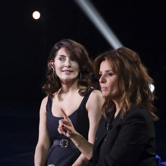 Exclusif - Caterina Murino, Faustine Bollaert, pour les surprises lors de l'enregistrement de l'émission "La Boîte à secrets", présentée par F.Bollaert et diffusée le 10 octobre 2025 sur France 3, dans les studios du Lendit à Saint-Denis, Seine Saint-Denis, France, le 22 septembre 2025. © Jack Tribeca/Bestimage