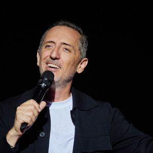 Gad Elmaleh - Show Solidarité Maroc, organisé par G.Elmaleh, R.Bougheraba et R.Frayssinet, au Dôme de Paris. Le 2 octobre 2023. 
Le show a fait salle comble devant 4000 personnes et a rapporté 435 000 euros. L'intégralité des recettes sera reversée au "fond spécial 126". 
© Cyril Moreau / Bestimage