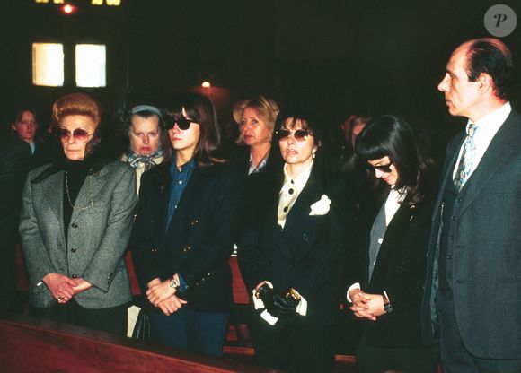 Photo d'archives datée du 2 avril 1995 de Reggiani Patrizia et Silvana Barbieri aux funérailles commerciales de Maurizio Gucci. Milan, Italie. Photo par Aresu/IPA/ABACAPRESS.COM