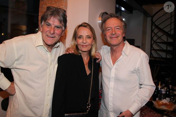 Tex, Juliette Degenne, Denis Cherer - Générale de la pièce "Théâtre à vendre" à la Divine Comédie à Paris le 23 avril 2026. © Philippe baldini / Bestimage