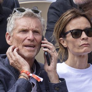 C'est ainsi que l'animal, baptisé Kohlette, a rejoint la famille !

Denis Brogniart et sa femme Hortense - Célébrités dans les tribunes des internationaux de France de Roland Garros à Paris le 30 mai 2022. © Cyril Moreau - Dominique Jacovides/Bestimage
