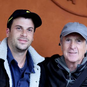 François Cluzet et son fils Paul au village lors des Internationaux de France de tennis de Roland Garros 2024, à Paris, France, le 1er juin 2024. © Jacovides-Moreau/Bestimage