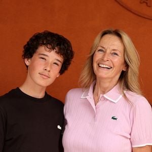 Estelle Lefébure et son fils Giulano Ramette au photocall du village lors des Internationaux de France de Tennis de Roland Garros 2026, à Paris, France, le 29 mai 2026. © Dominique Jacovides/Bestimage