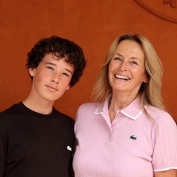 Estelle Lefébure et son fils Giulano Ramette au photocall du village lors des Internationaux de France de Tennis de Roland Garros 2026, à Paris, France, le 29 mai 2026. © Dominique Jacovides/Bestimage