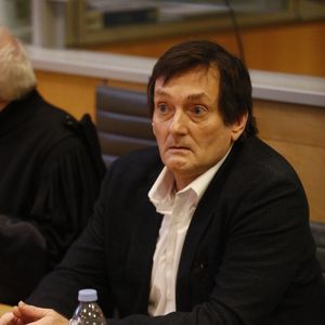 Pierre Palmade au tribunal de Melun avec ses avocats pour son procès pour blessures involontaires à la suite d'un accident de la route en février 2023 dans lequel sa voiture a percuté un autre véhicule à Melun.
Le 20 novembre 2024.
© Christophe Clovis / Bestimage