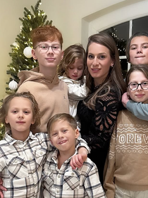 Dans son immense maison de 300m², Camille Santoro (Familles nombreuses) présente une pièce gardée secrète, la préférée de ses enfants !