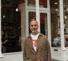 Yotam Ottolenghi, chef anglo-israélien installé à Londres, s’est imposé dans le monde entier avec une cuisine colorée et inspirée du Moyen-Orient, mais aussi grâce à ses nombreux livres.

Yotam Ottolenghi, chef mondialement connu.