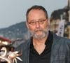 À 78 ans, Jean Reno s'apprête à monter seul sur scène avec Le Chameau.

Jean Reno sur le tapis rouge du prix du court métrage lors du 37ème festival du film de Cabourg. © Coadic Guirec/Bestimage