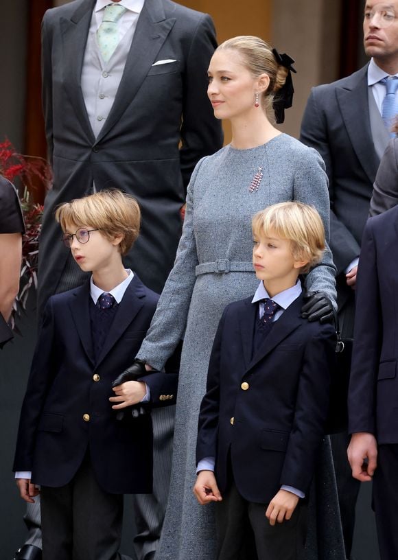 Beatrice Borromeo, et ses enfants Stefano et Francesco - La famille princière monégasque dans la cour d'honneur du palais lors de la la fête nationale à Monaco le 19 novembre 2025. © Dominique Jacovides - Bruno Bebert / Bestimage