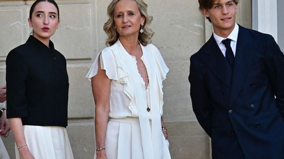 Un célèbre milliardaire décoré à l'Élysée : Caroline Roux s'y invite en famille avec ses enfants Rosalie et Marceau