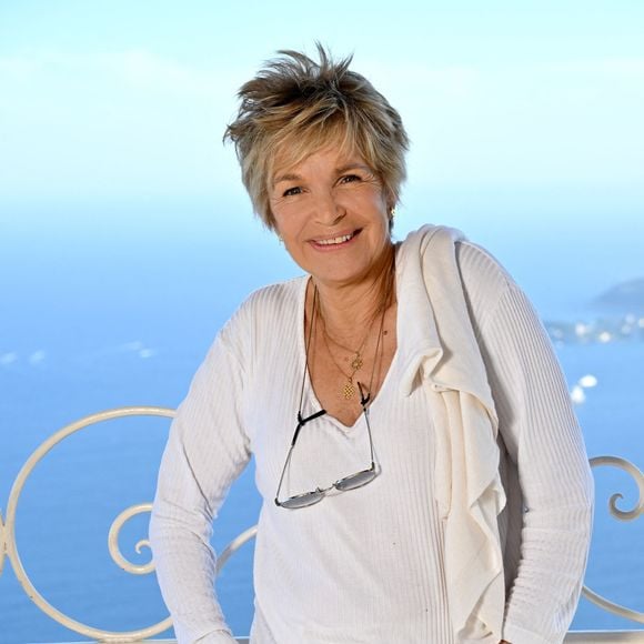 Veronique Jannot en vit pas à Paris


Véronique Jannot, la marraine du Festival, - Conférence de presse de présentation de la seconde édition des Théâtrales d'Eze à l'hôtel de la Chévre d'Or à Eze Village. © Bruno Bebert / Bestimage