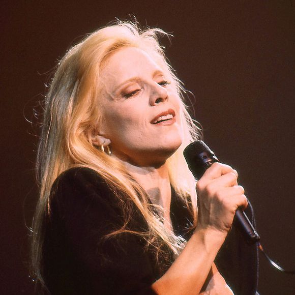 La chanteuse a publié un hommage sur Instagram ce mardi 21 avril.

Sylvie Vartan JLPPA / Bestimage