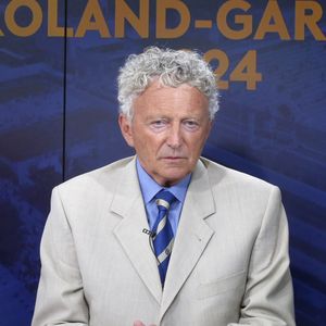 Exclusif - Nelson Monfort annonce son arrêt après les Jeux Olympiques de Paris 2024 - Plateau de France Télévisions lors de la Finale Hommes des Internationaux de France de Tennis de Roland Garros 2024 - Jour 15 à Paris. Le 9 Juin 2024. 
© Bertrand Rindoff / Bestimage