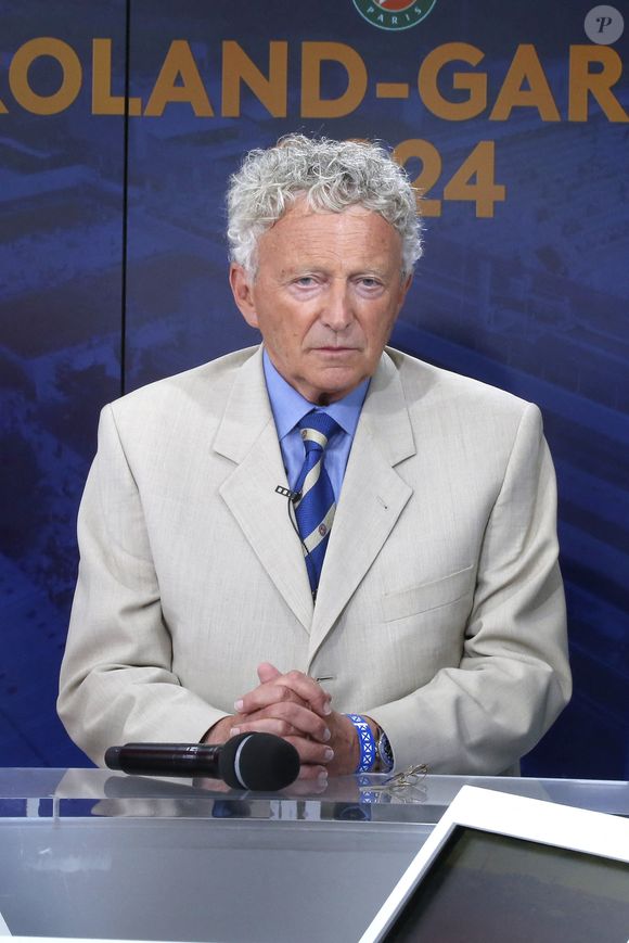 Exclusif - Nelson Monfort annonce son arrêt après les Jeux Olympiques de Paris 2024 - Plateau de France Télévisions lors de la Finale Hommes des Internationaux de France de Tennis de Roland Garros 2024 - Jour 15 à Paris. Le 9 Juin 2024. 
© Bertrand Rindoff / Bestimage