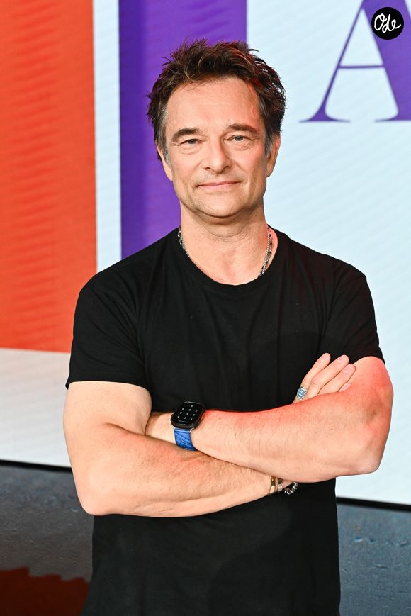 Le chanteur ne souhaite pas organiser une grande fête pour l’occasion.

David Hallyday lors du backstage de l'enregistrement de l'émission "Famille je vous aime" présentée par M. Drucker et qui sera diffusée le 13 juin 2025 sur France 3, aux Studios rive gauche à Paris, France, le 15 avril 2025. © Clovis-Gaffiot/Bestimage