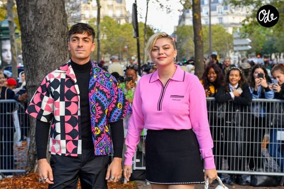 Louane Emera et son compagnon Florian Rossi arrivent au défilé de mode Miu Miu lors de la Fashion Week printemps/été 2022 à Paris, en France, le 5 octobre 2021. © Veeren Ramsamy-Christophe Clovis/Bestimage