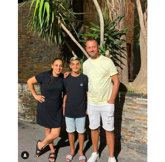 La famille Romero pose sur Instagram.