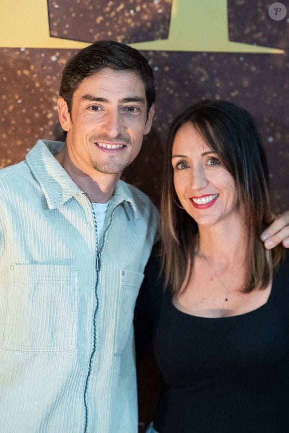 Il s'est adressé à elle en premier lieu pour la remercier

Claude Dartois et sa femme Virginie Milano assistent à la projection spéciale de Gladiator II à Paris au Pathe Palace à Paris, France, le 10 novembre 2024. Photo par Aurore Marechal/ABACAPRESS.COM