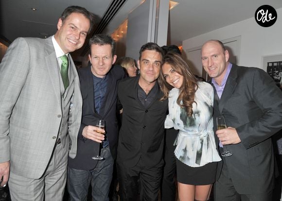 Peter Jones, Mark Hart, Robbie Williams, sa femme Ayda Field et Lawrence Dallaglio lors de la soirée de lancement de la marque de mode masculine Spencer Hart chez Selfridges, sur Oxford Street à Londres.