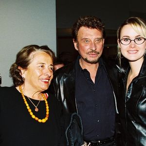 Archives - Xavière Tiberi, Johnny et sa femme Laeticia Hallyday lors du vernissage de l'exposition des oeuvres de Paul Belmondo "Le Dessin pour Passion" au Petit Palais à Paris JLPPA / Bestimage