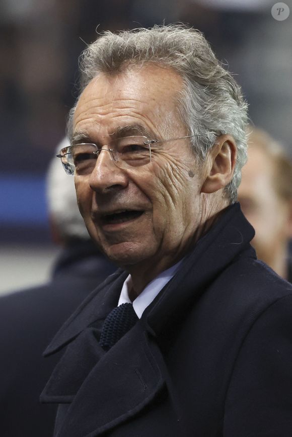 Michel Denisot - Célébrités lors du match de Ligue 1 McDonald's entre le Paris FC contre Rennes (0-1) à Paris le 7 novembre 2025. © Michael Baucher/PsnewZ/Bestimage