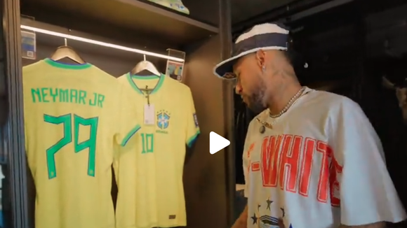 Visite privée de ma collection de football - Neymar sur YouTube