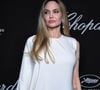 Mise en vente au printemps, la propriété a finalement été cédée pour 24,75 millions de dollars, après une baisse de son prix affiché.

Angelina Jolie au photocall du gala Chopard lors du 78ème Festival International du Film de Cannes, au Carlton Beach à Cannes, France, le 17 mai 2025. © Olivier Borde/Bestimage