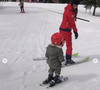 Il n'a pas manqué de montrer ses incroyables talents de skieur.

Léo, le fils de Cyril Lignac à la station de ski de Val d'Isère © Instagram