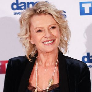 L'animatrice Sophie Davant n’oublie pas non plus d’évoluer avec son temps.

Sophie Davant - Photocall de lancement de "Danse avec les stars" (DALS) à Boulogne-Billancourt, France. © Christophe Clovis / Bestimage