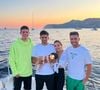Habitué avec ses frères à être constamment comparé à son père, le jeune homme assure toutefois que ces attentes très élevées font partie du jeu et ne le dérangent absolument pas.

Enzo Zidane et sa fiancée Karen célèbrent les deux mois de leur fille, Sia.
