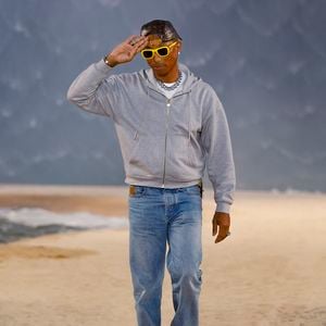 Pharrell Williams a fait livrer l'océan à Paris !

Le créateur de mode Pharrell Williams - Défilé de mode Louis Vuitton Prêt à Porter Collection Homme Printemps/Été 2027 lors de la Fashion Week de Paris, à la Cité Internationale Universitaire de Paris, France. © Bestimage