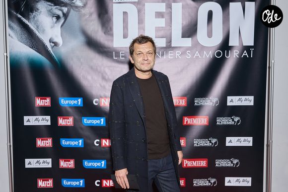 Exclusif - Laurent Mariotte au photocall de la soirée Ciné-concert symphonique "Alain Delon, le dernier Samouraï" au Palais des congrès à Paris le 8 novembre 2024 le jour de son anniversaire.

© Jacovides / Moreau / Bestimage