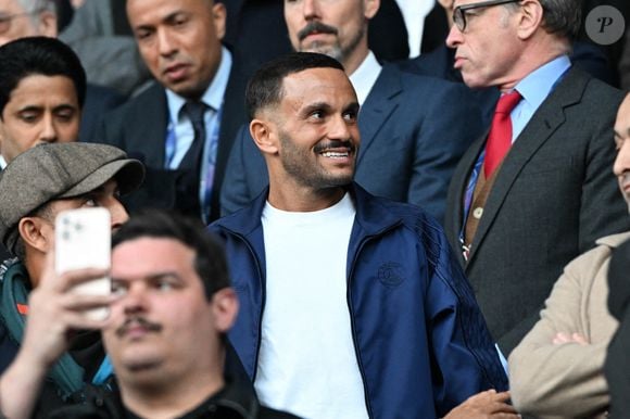 Malik Bentalha assiste au match de football de l'UEFA Champions League entre le Paris Saint-Germain et Arsenal FC au stade du Parc des Princes à Paris, France, le 7 mai 2025. Photo de Florian Poitout/ABACAPRESS.COM