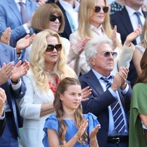 L'absence notable du plus jeune membre de la fratrie royale, Louis, a de nouveau été remarquée cette année.

Le prince George, la princesse Charlotte et Kate Middleton à Wimbledon, le 1é juillet 2026.

© Mirrorpix / Bestimage