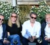 Outre l'animatrice Julia Vignali, Clovis Cornillac ou encore François Berléand, l'humoriste Elie Semoun, bientôt papa pour la seconde fois a lui aussi été convié.
Exclusif - Élie Semoun, Clovis Cornillac et sa femme Lilou Fogli, François Berléand - Le rooftop du Kimpton St Honoré Paris accueille tous les dimanches "Fifi & Charles" (les chefs Philippine Jaillet et Charles Neyers) Le 9 avril 2025. © Rachid Bellak / Bestimage