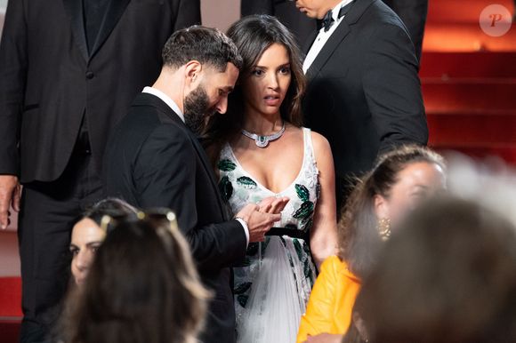 Karim Benzema et sa compagne Lyna Khoudri à la descente des marches du film " 13 jours 13 nuits " lors du 78ème Festival International du Film de Cannes. Le 23 mai 2025
© Olivier Borde/ Bestimage