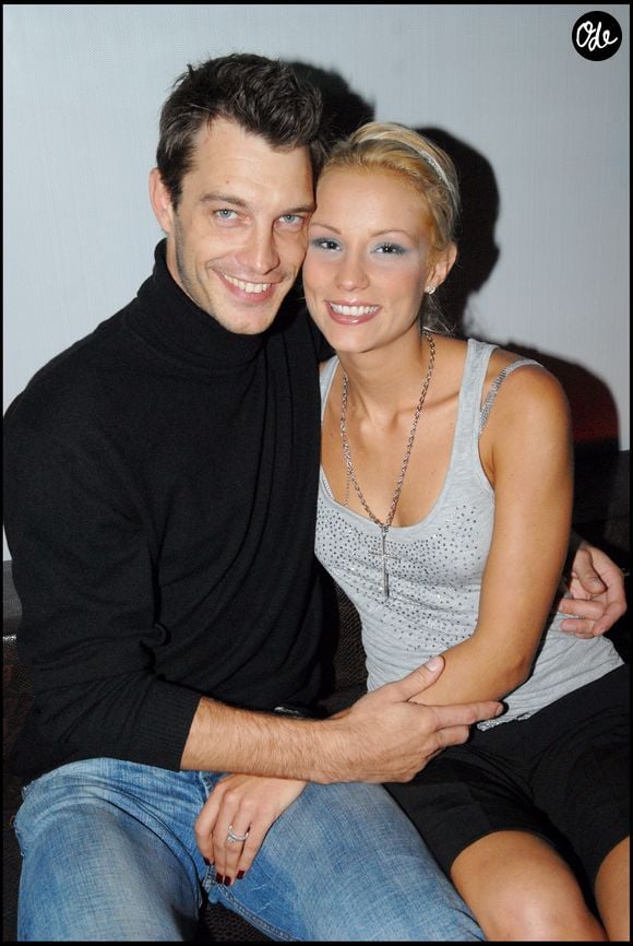 Élodie Gossuin et son mari Bertrand Lacherie lors de l'inauguration de la nouvelle boutique du joaillier Édouard Nahum, avenue Franklin-D.-Roosevelt, à Paris, le 19 octobre 2006. Crédit : Rachid Bellak / Bestimage