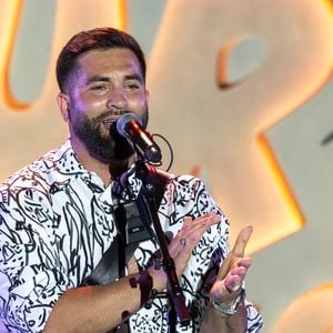 Exclusif - Kendji Girac - Enregistrement de l'émission "L'humour à la plage" pour la 2eme édition du festival de Juan les Pins à la pinède Gould le 27 juin 2025.  © Bruno Bebert / Bestimage
