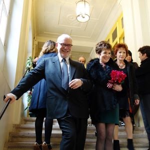 Exclusif - Catherine Laborde et son mari Thomas Stern - Catherine Laborde a epouse son compagnon de longue date Thomas Stern, publicitaire, samedi 9 novembre 2013 a la mairie du 2e arrondissement de Paris, en presence de ses amis les plus proches.