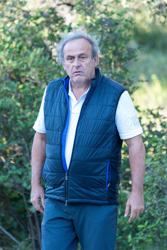 Michel Platini sur le Golf du Domaine de Manville aux Baux-de-Provence. Le 6 octobre 2022.
Photo par Stéphanie Gouiran / Panoramic / Bestimage