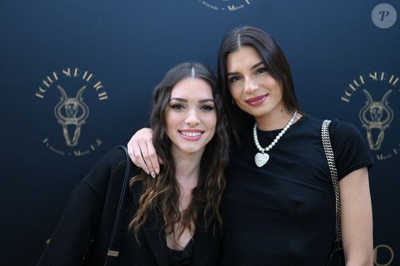 Exclusif - Kleofina et Julia (Pékin Express 2019) - Soirée du 100ème anniversaire du restaurant "Le Boeuf sur le Toit" à Paris le 15 novembre 2022. Lieu mythique du jazz à la vaste salle Art déco élégante, pour une cuisine française revisitée et de saison. © Rachid Bellak/Bestimage
