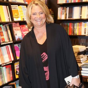Marina Carrère d'Encausse - Dédicace de S.Bern et S.A.R. La Grande- Duchesse M.T. de Luxembourg du livre " Un Amour souverain " chez Albin Michel à la librairie Galignani à Paris le 3 décembre 2021.
© Panoramic / Bestimage