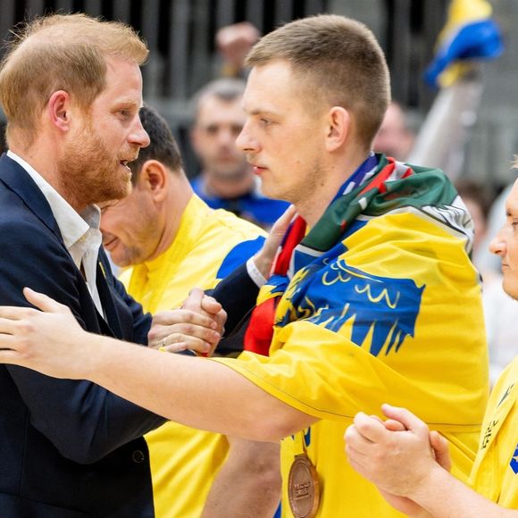 Le prince Harry, duc de Sussex, assiste à un match de volleyball en fauteuil lors des "Invictus Games Vancouver Whistler 2025" à Vancouver.


Pictured: Prince Harry