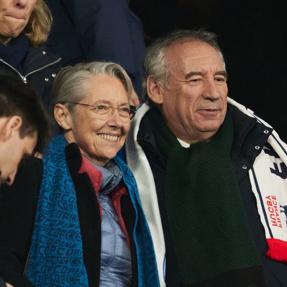 Le Premier ministre François Bayrou était présent aux côtés de sa ministre, Élisabeth Borne

François Bayrou, Premier ministre, et Elisabeth Borne en tribunes lors du match du Tournoi des Six Nations opposant la France à l'Écosse (35-16) au Stade de France à Saint-Denis, Seine Saint-Denis, France, le 15 mars 2025. © Christian Liewig/Bestimage