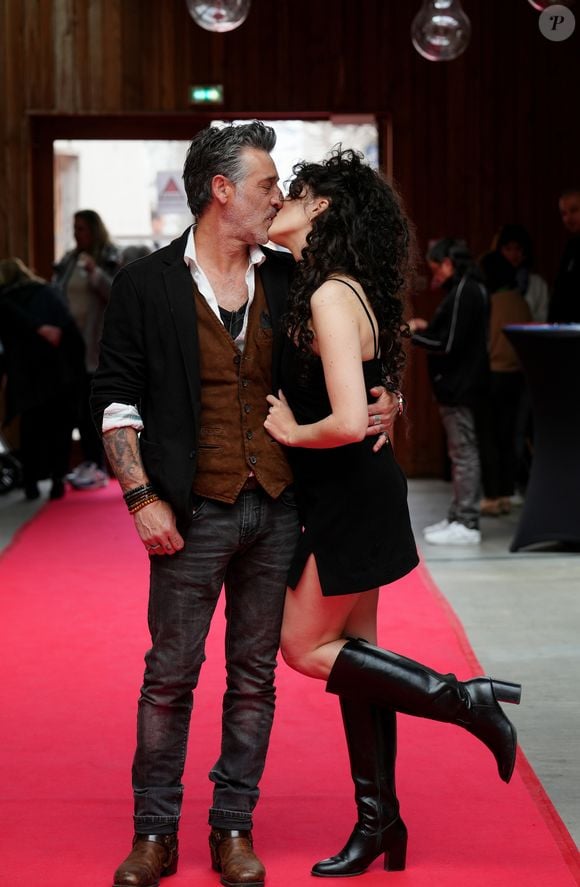 Et dire que leurs chemins auraient pu ne jamais se croiser car, à l'origine, Stéphane Blancafort aspirait à une autre carrière. 

Exclusif - Catherine Davydzenka, Stéphane Blancafort  - 3ème édition du Festi’Aubagne, festival populaire de rencontres avec les comédiens et professionnels du petit et grand écran et de la scène, à l'Espace des Libertés à Aubagne le 29 mars 2025. © Anne-Sophie Guebey / Bestimage